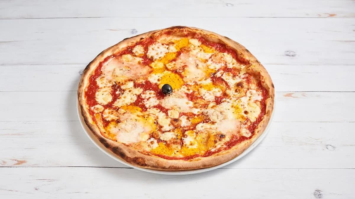 Quattro formaggi Pizza