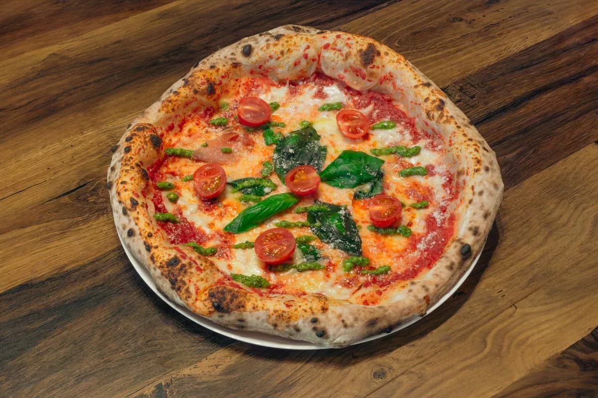 Margherita Tricolore pizza