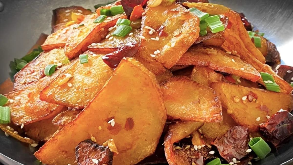 D56 Stir-fried Potato in pot