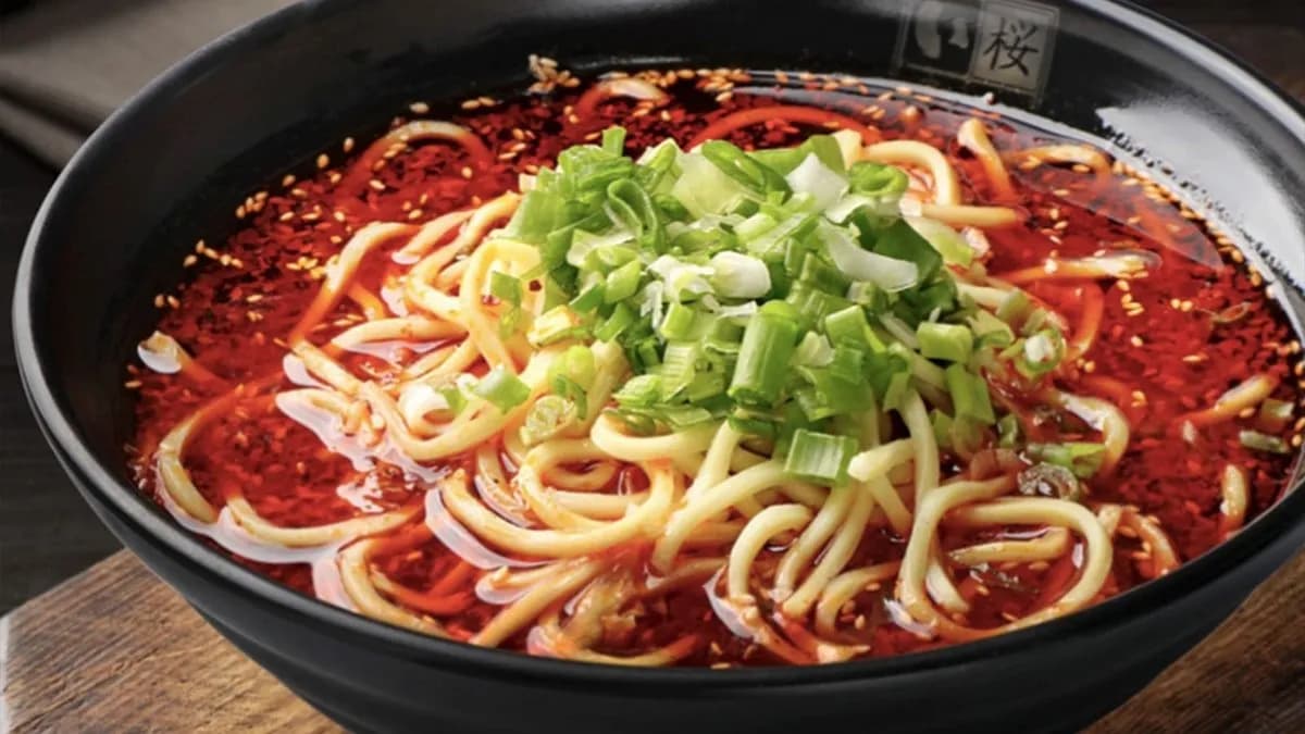 B19b Chongqing spicy noodle with beef