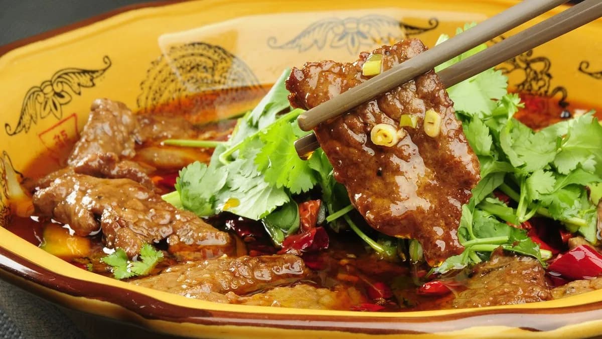 D22 Főtt fűszeres marhahús szeletek (Szecsuáni specialítás)