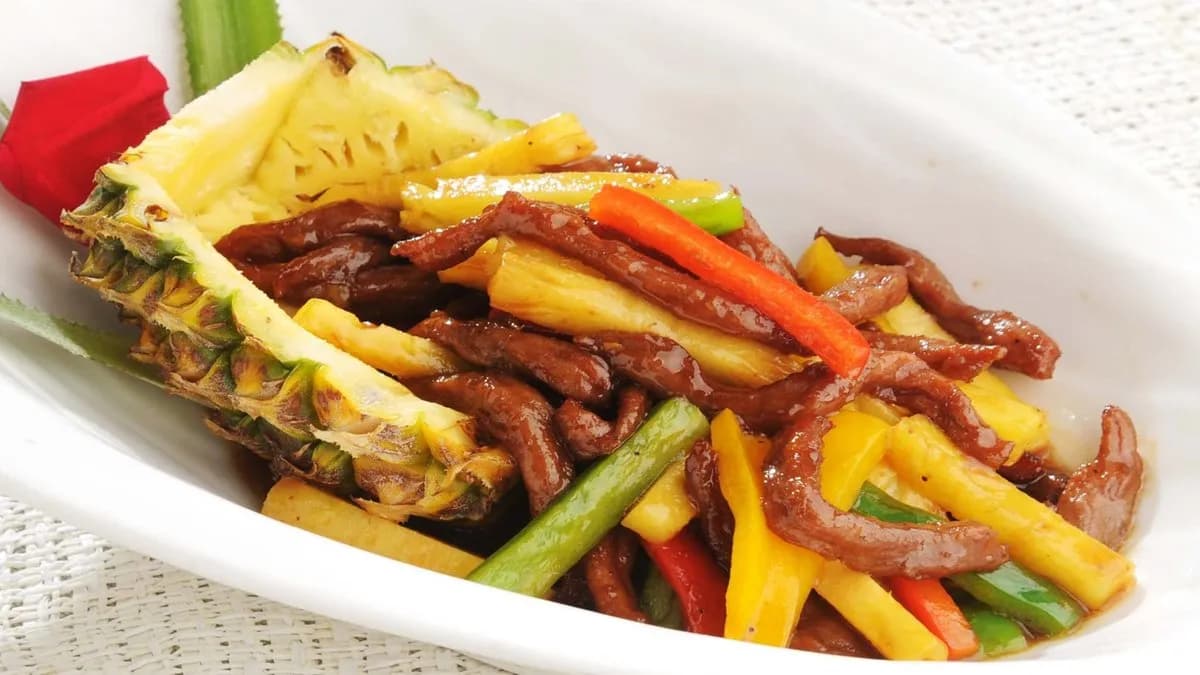 D23 Ananásszal sült marhahús csíkok