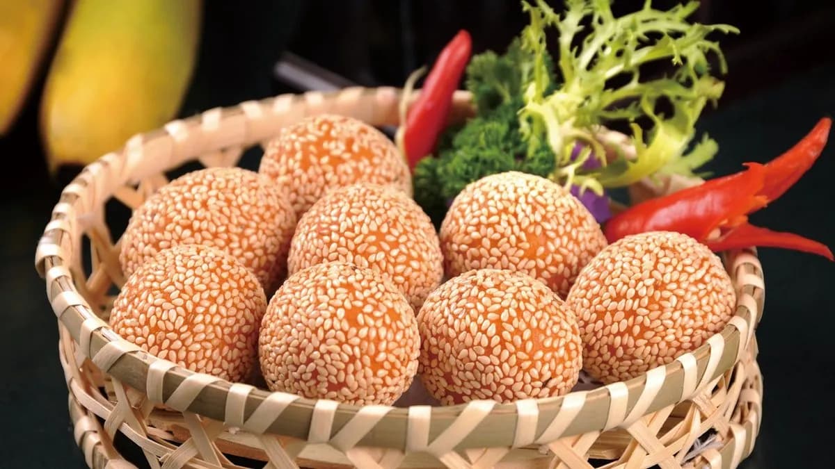 C23. Sült édes szezámmagos rizsgombóc