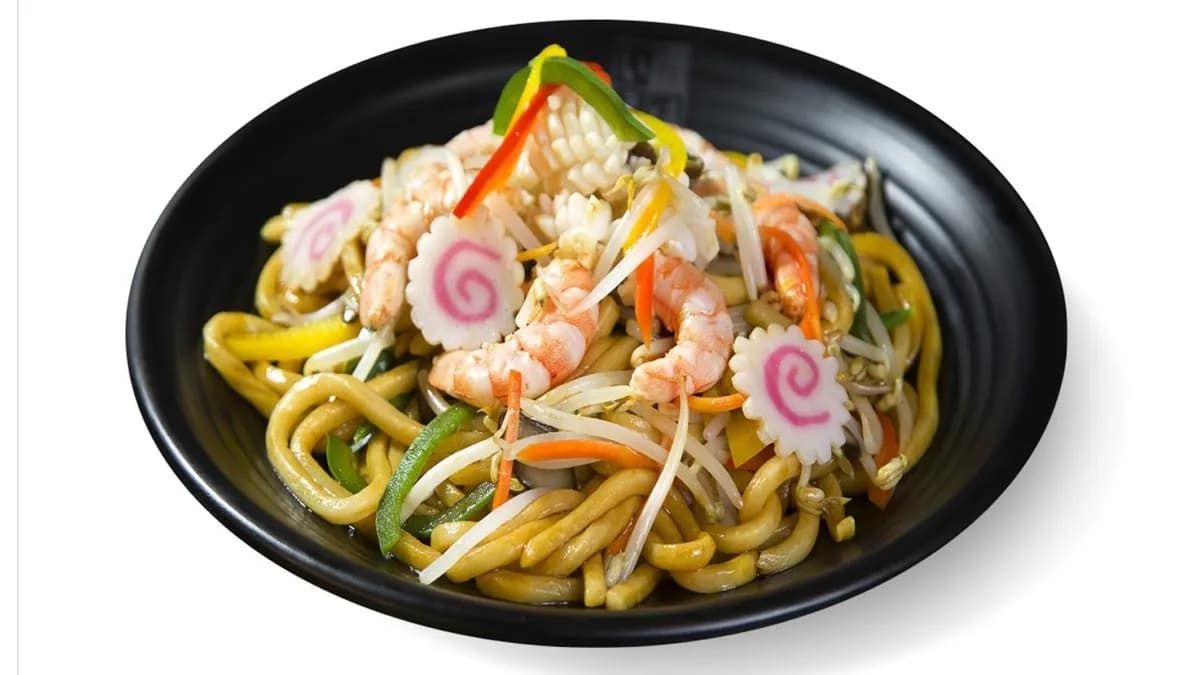 B27. Sült Udon Marhahússal