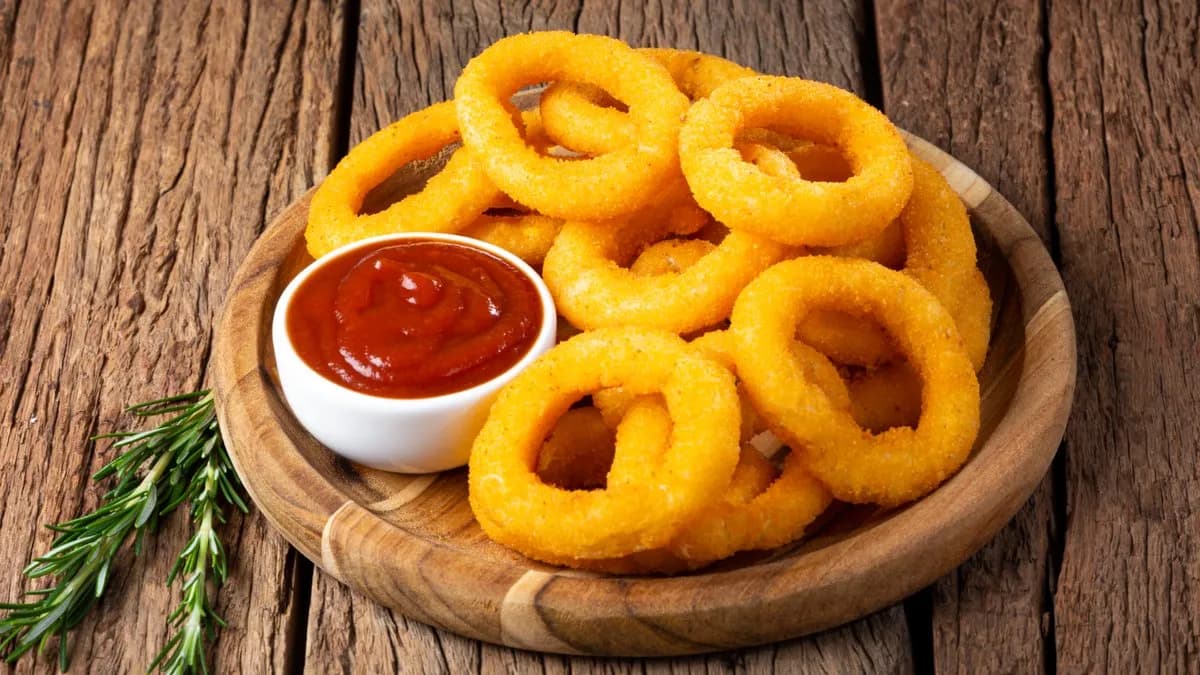 Hagymakarika Sörtésztés Bundában 8Db