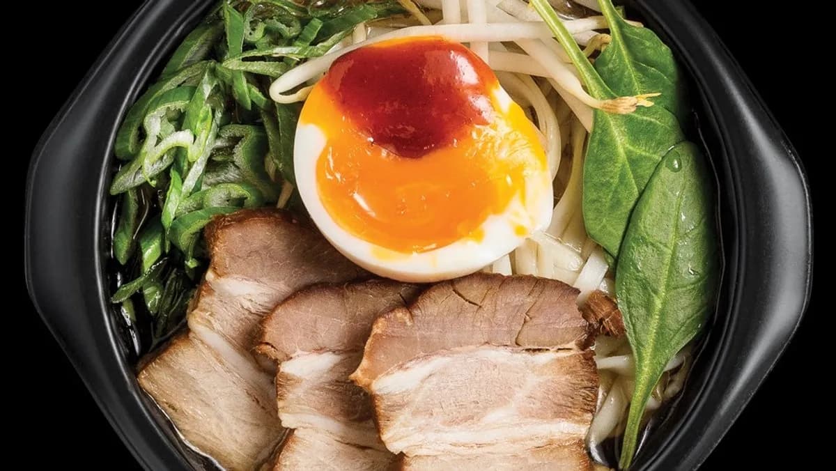 Ramen leves főtt császárhússal