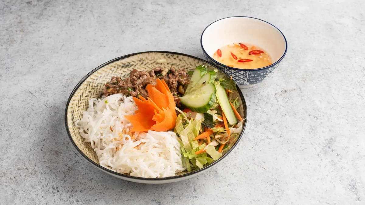 Vegyes marhahúsos Bun rizstészta