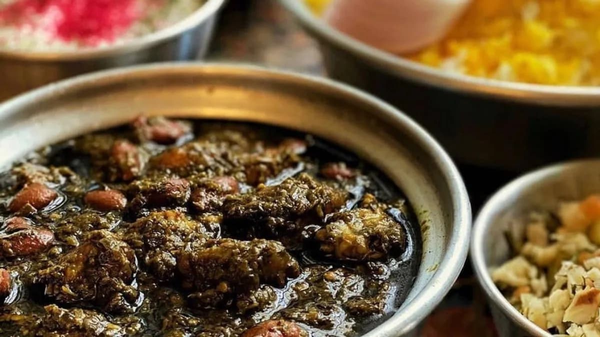 Qormeh sabzi without meat (vegetarian)/قرمه سبزی بدون گوشت