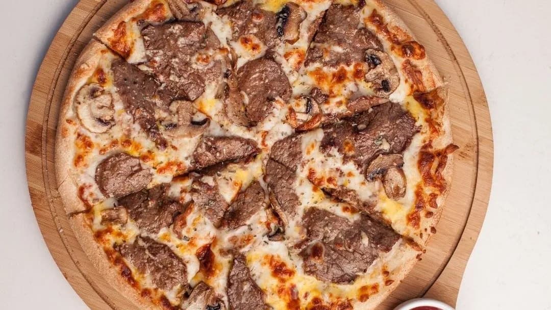 Beef steak pizza🥩