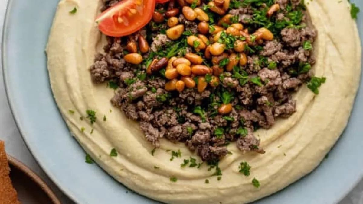 Hummus with Ground Beef/حمص با گوشت چرخکرده گوسفندی