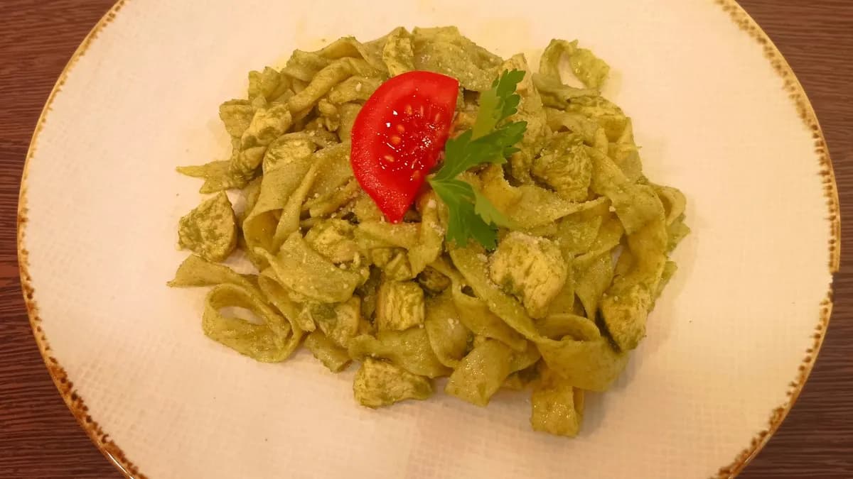 Pestós csirkés tagliatelle