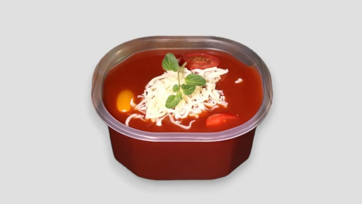 Paradicsomleves reszelt sajttal