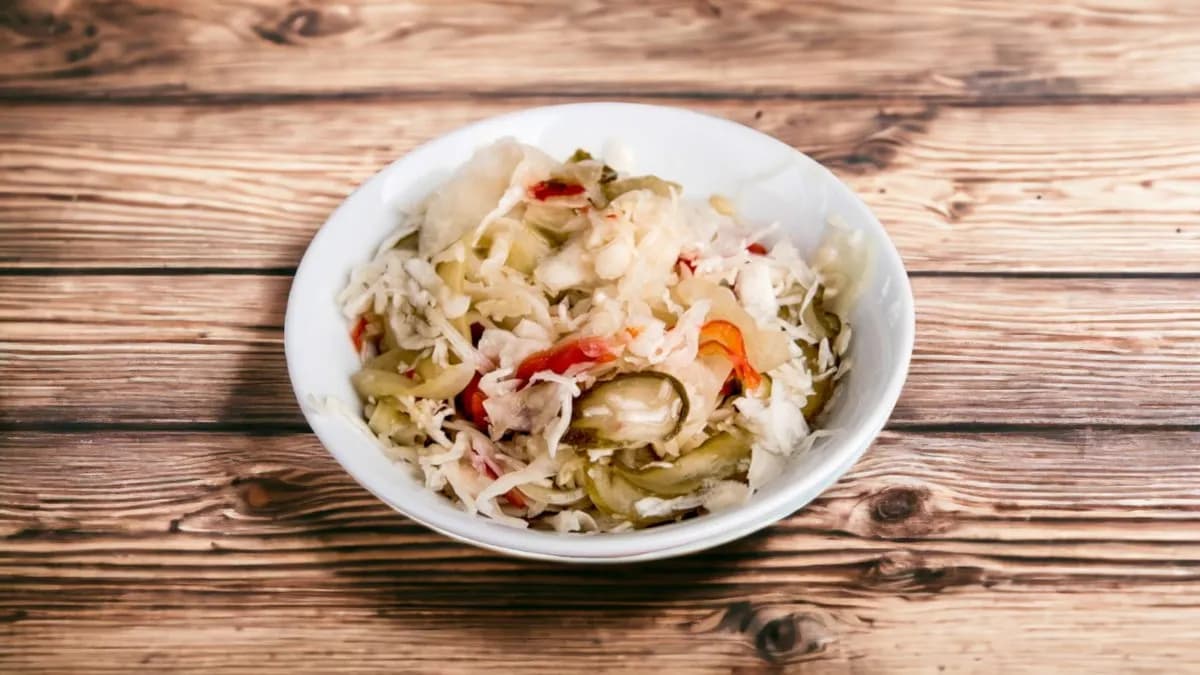 Házi vegyes savanyúság tál