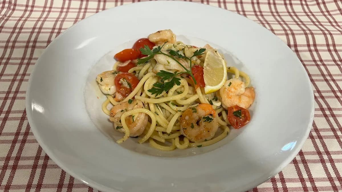 Spagetti pikáns garnélával