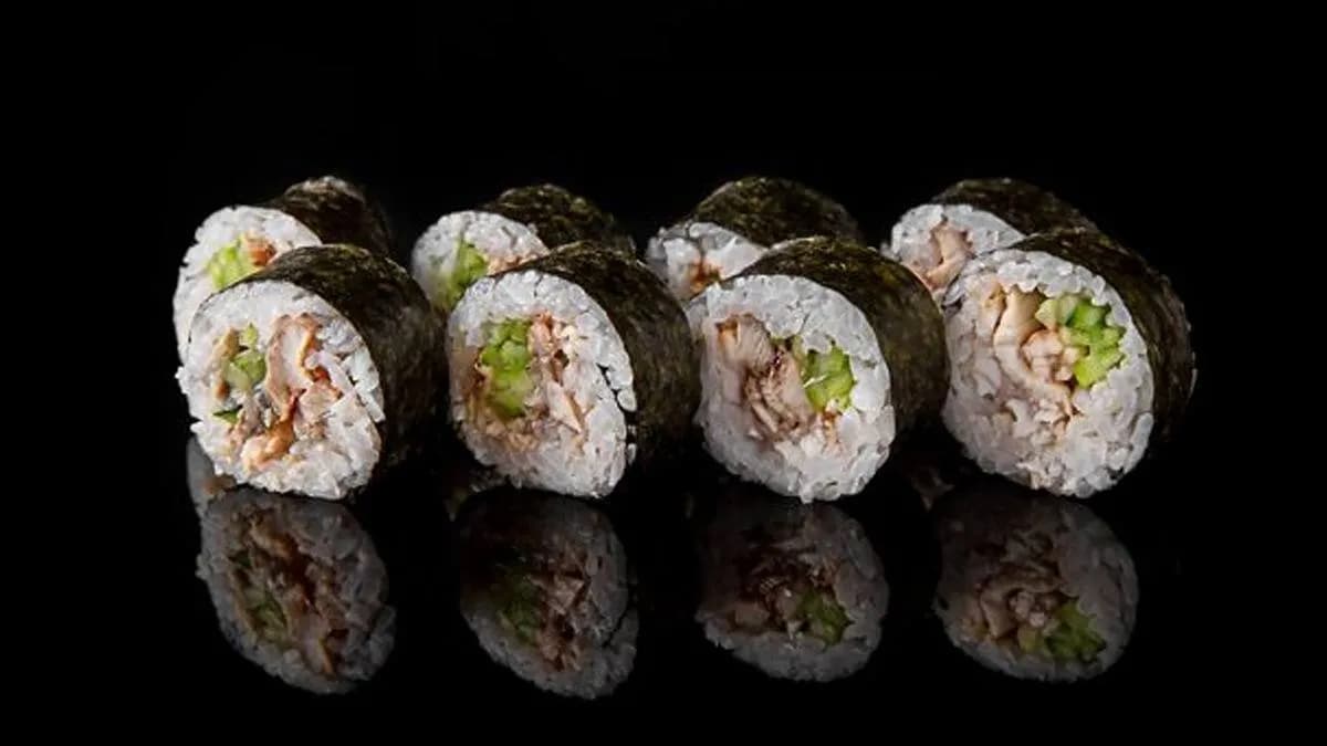 H12. Angolna-uborka maki