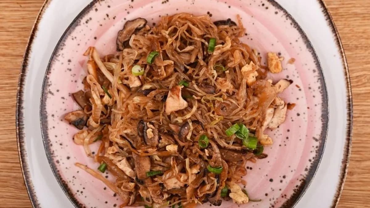 Kalóriamentes szingapúri tészta csirkével