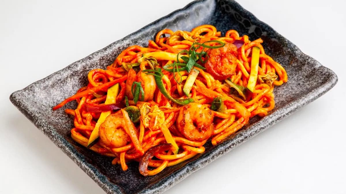 Koreai csípős tészta