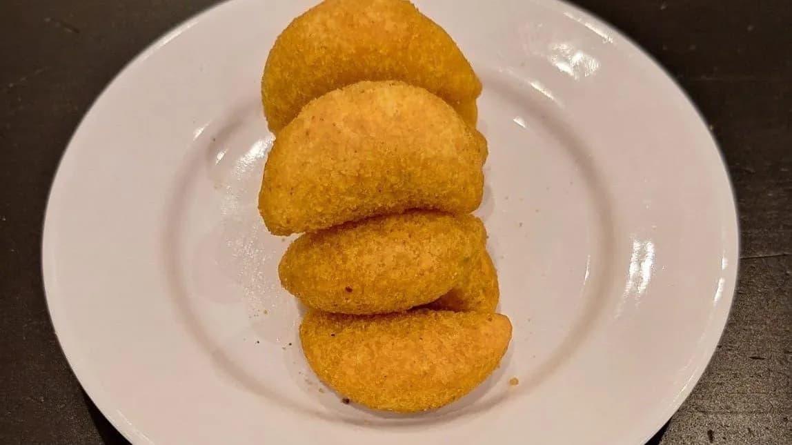 Meaty Pockets (Risolis - cow meat)