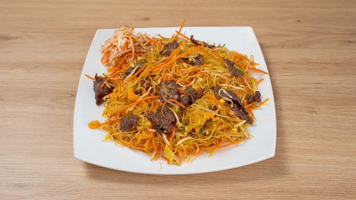 Pirított üvegtészta marhával