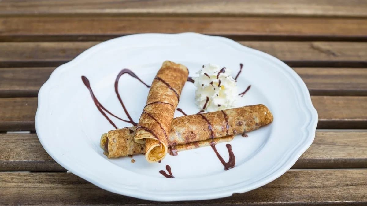 Áfonyalekváros palacsinta