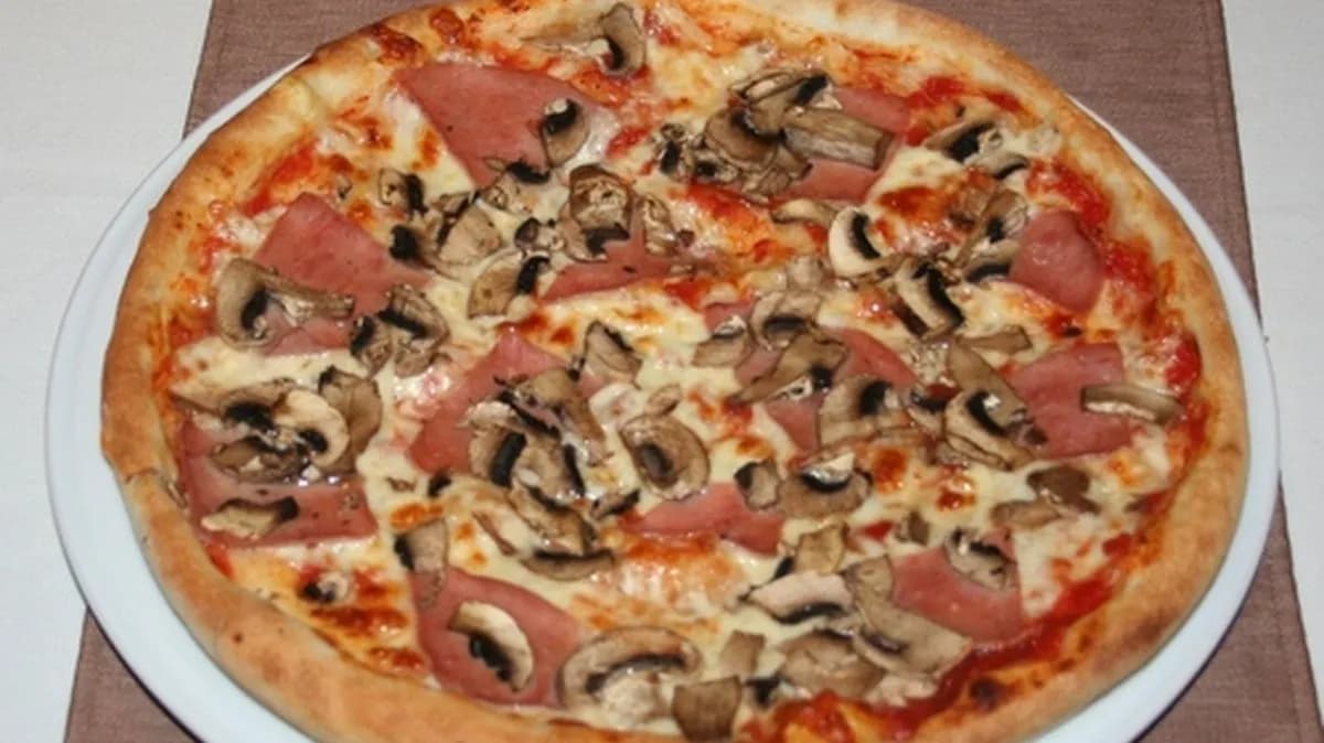 Capricciosa pizza (30 cm)