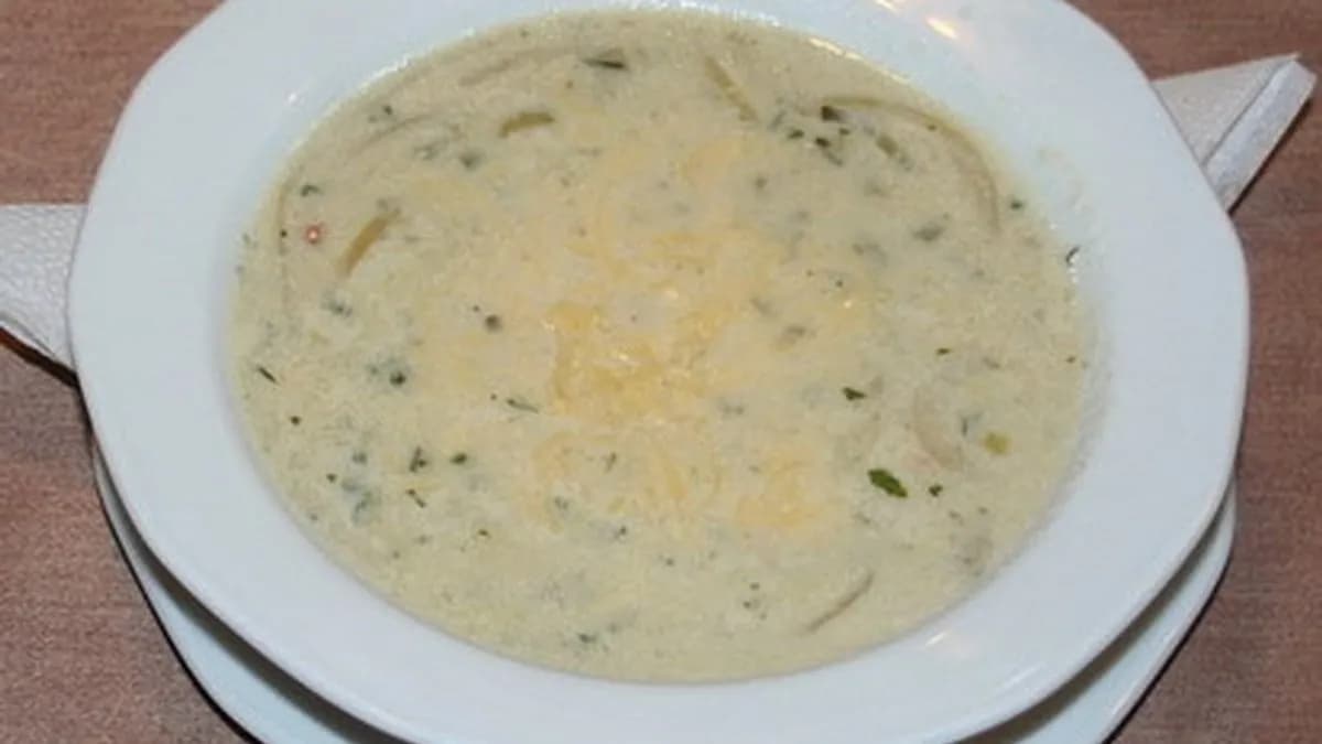 Francia hagymaleves krutonnal