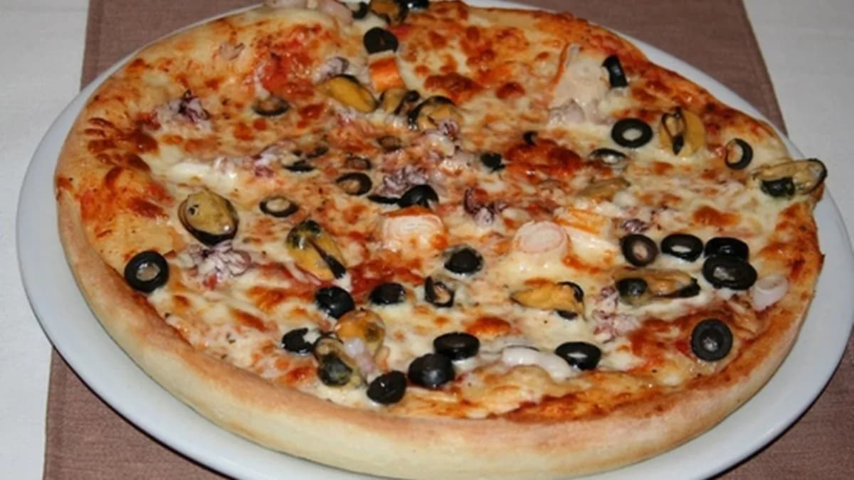 Tenger Gyümölcsei pizza (26 cm)