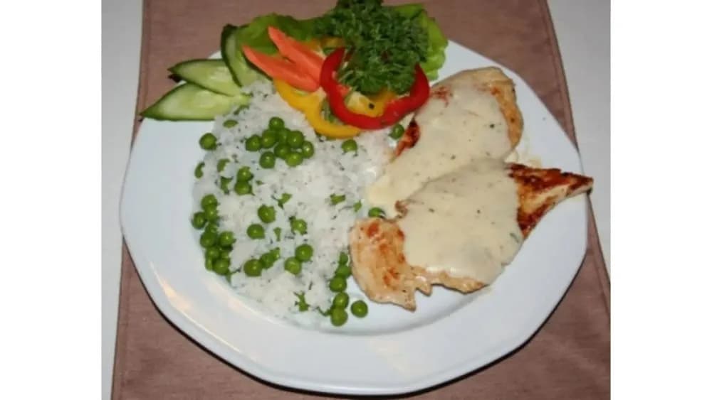 Pirított csirkemellfilé sajtmártással