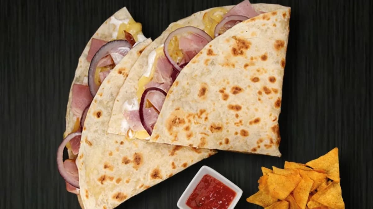 Tarjás quesadilla menü
