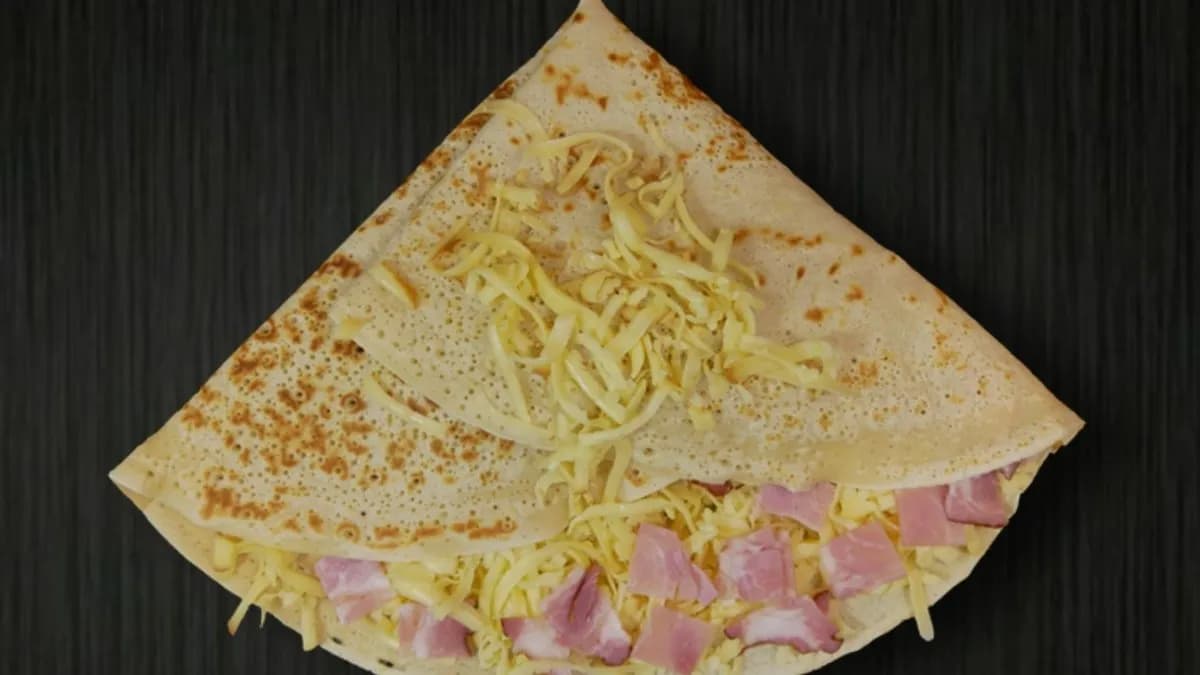 Tarjás füstölt sajtos palacsinta