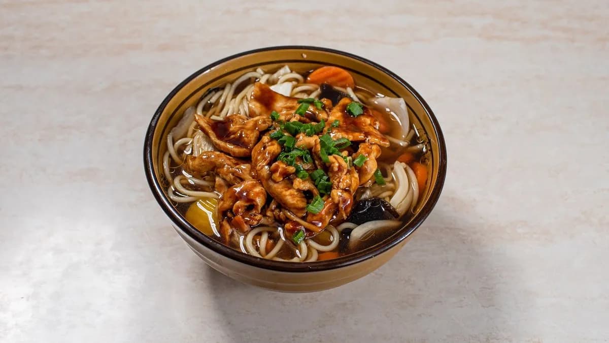 Csirkehúsos tésztaleves