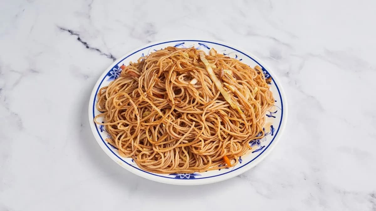 Pirított rizstészta zöldségekkel