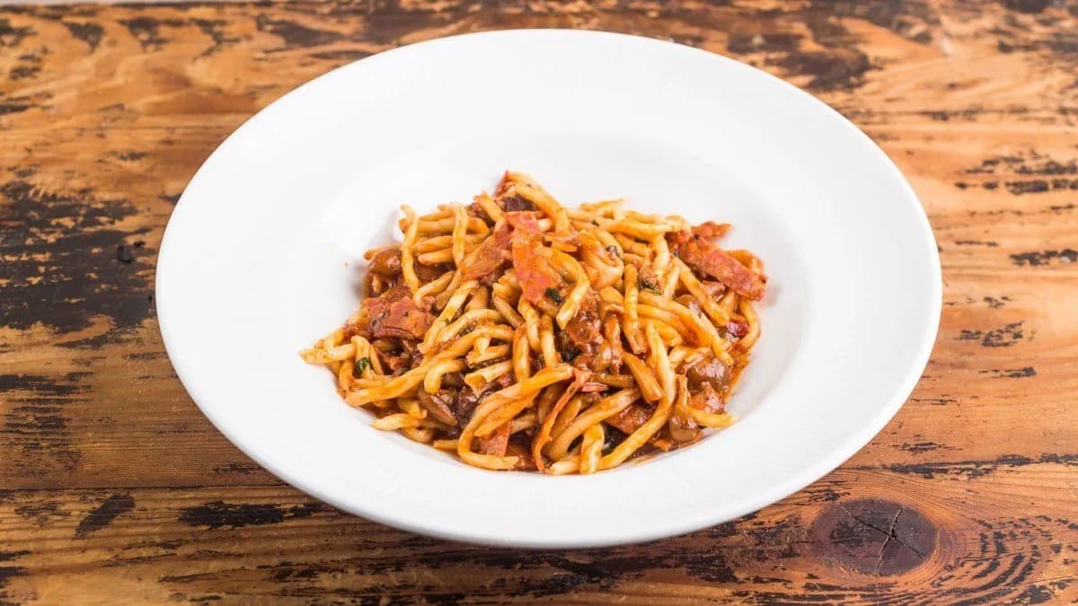 Papfojtó tészta paradicsomos kacsaraguval