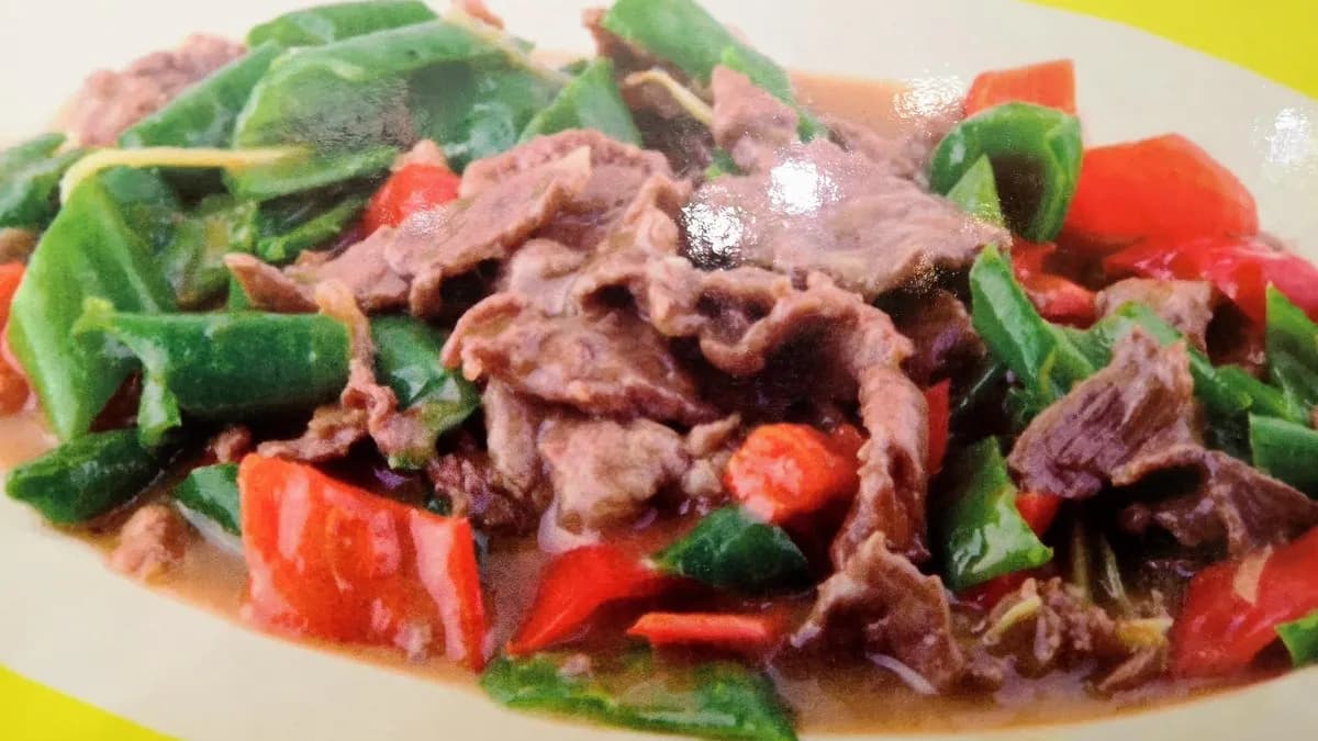 Paprikás marhahús (csipős)