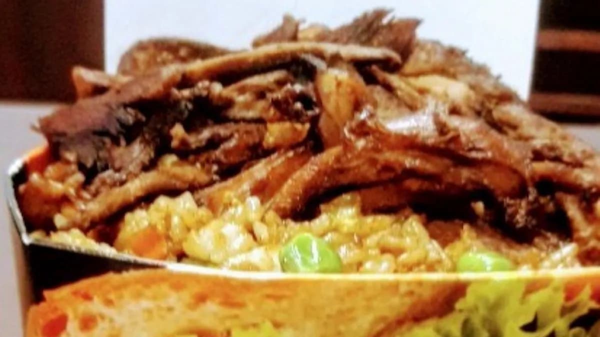 Pirított rizs kacsahússal