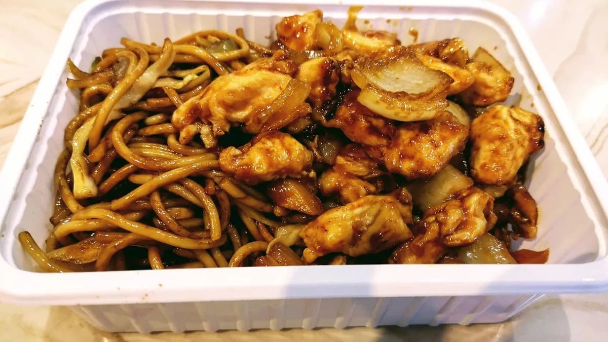 M4. Hagymás csirkehús