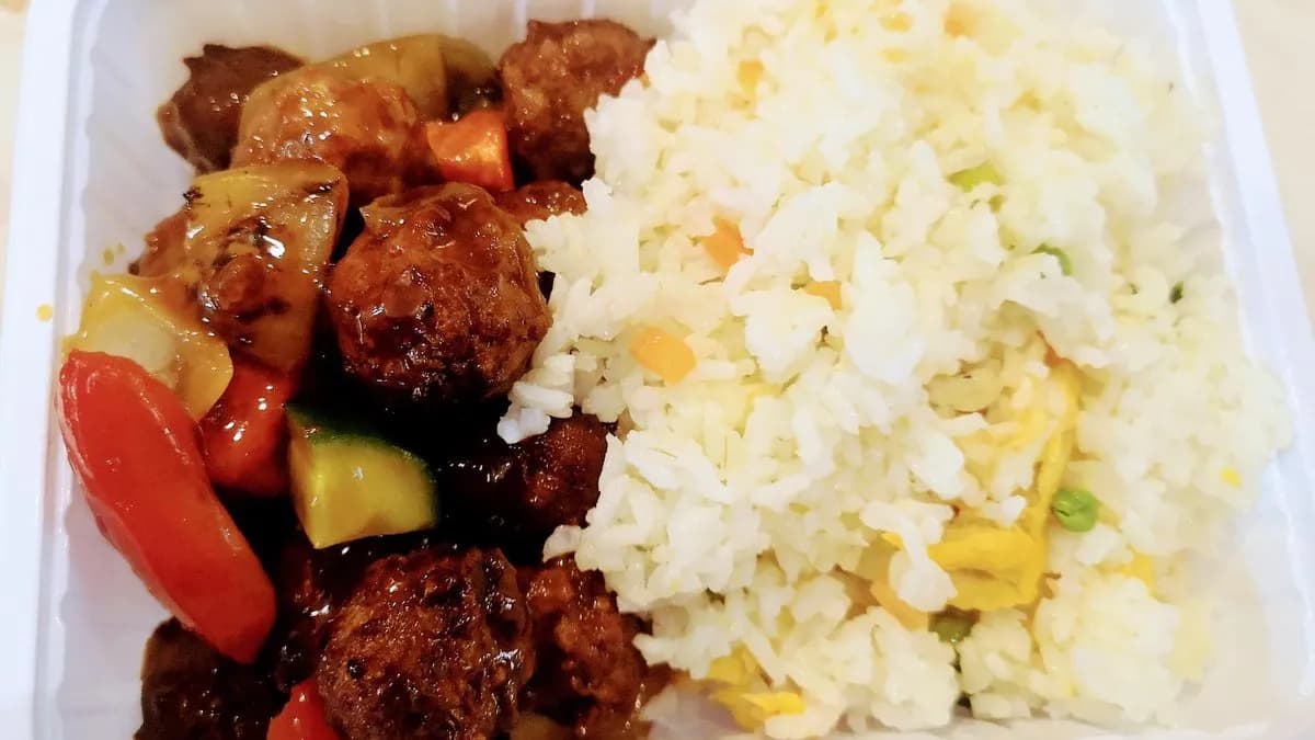 M11. Húsgombóc zöldséggel