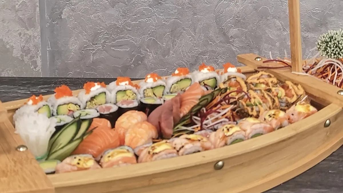 44db-os Sushi bőségtál