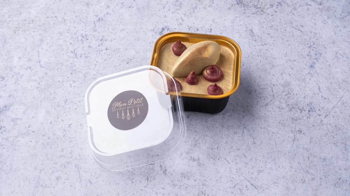 Pisztácia fekete ribizli pohár desszert