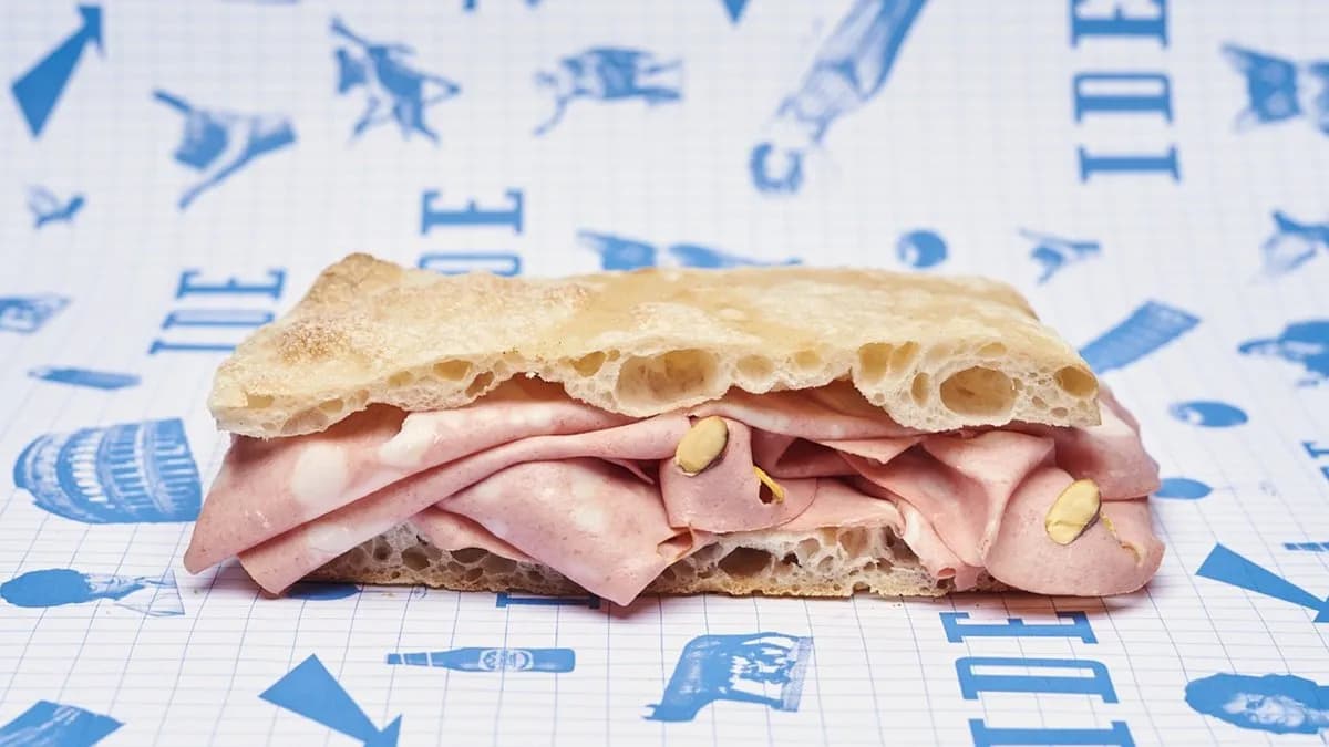 MORTADELLÁS FOCACCIA