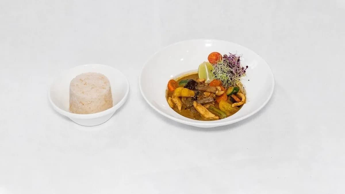 Zöldséges madras curry illatos jázmin rízzsel 🌶