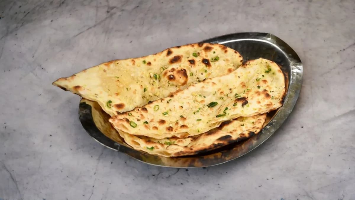 109. Chili Garlic Naan(Házikenyér fokhagymás csili ízesítéssel)