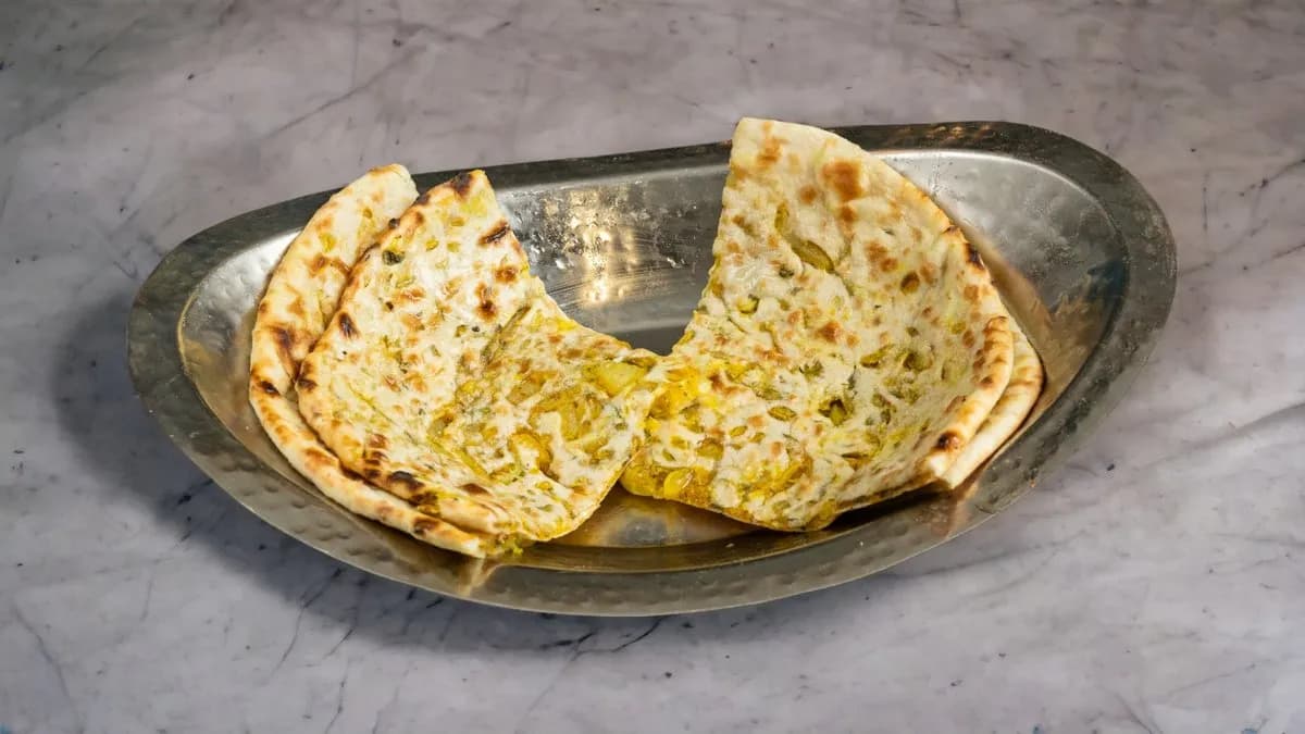 112. Keema Naan(Darált bárányhússal töltött házi kenyér)