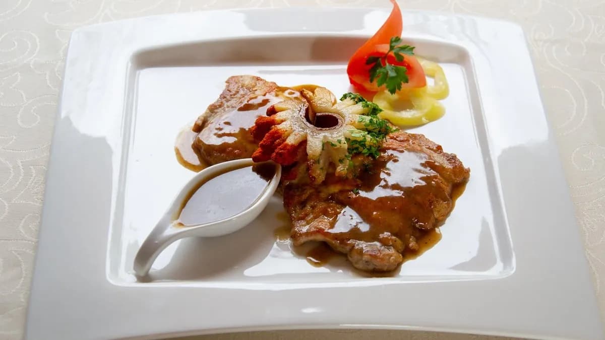 Cigánypecsenye kakastaréjjal