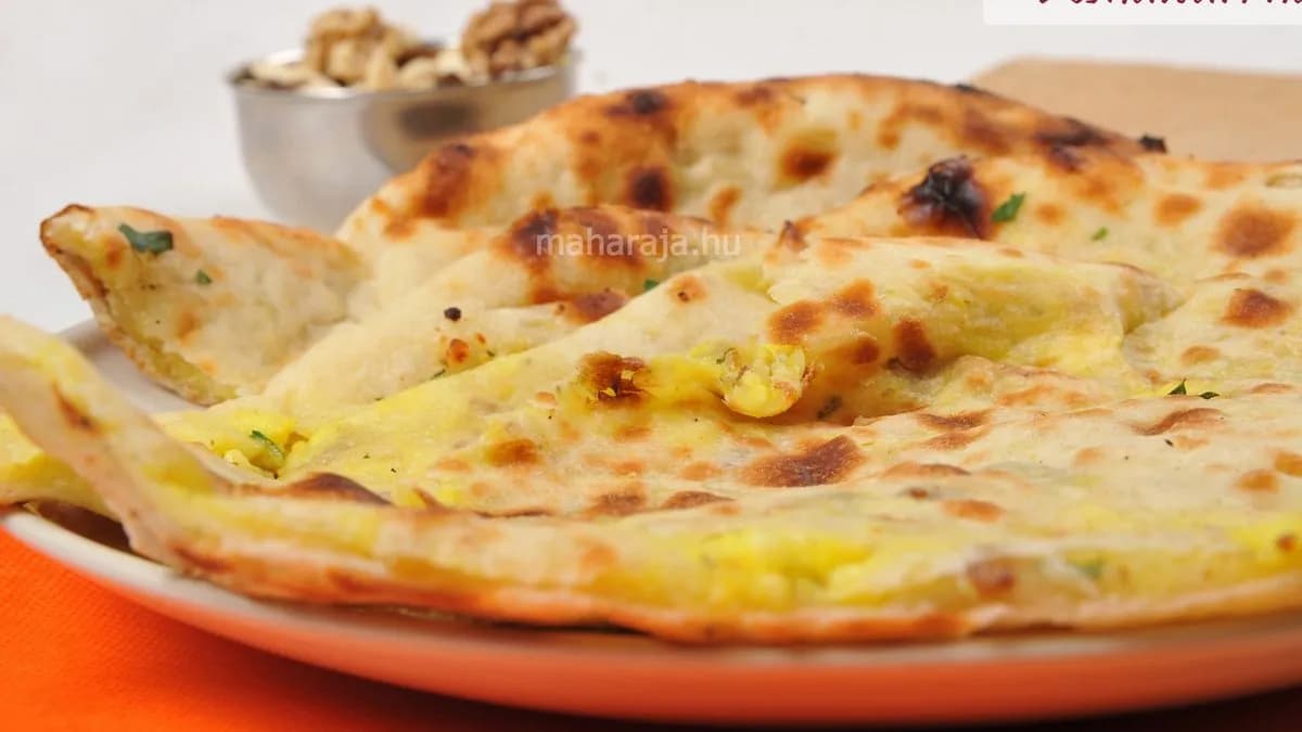 Peshawari naan (tandoor-ban sült kenyér)