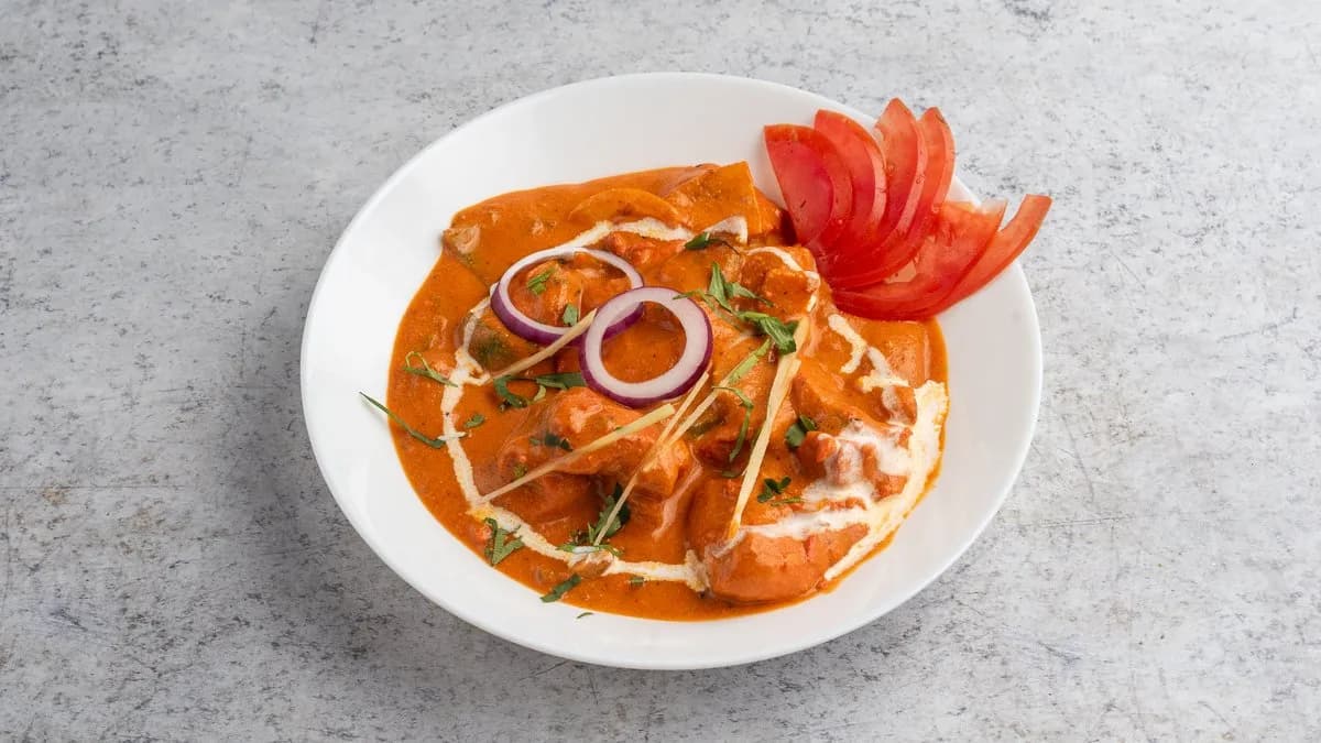 Csirke tikka masala (enyhén csípős)