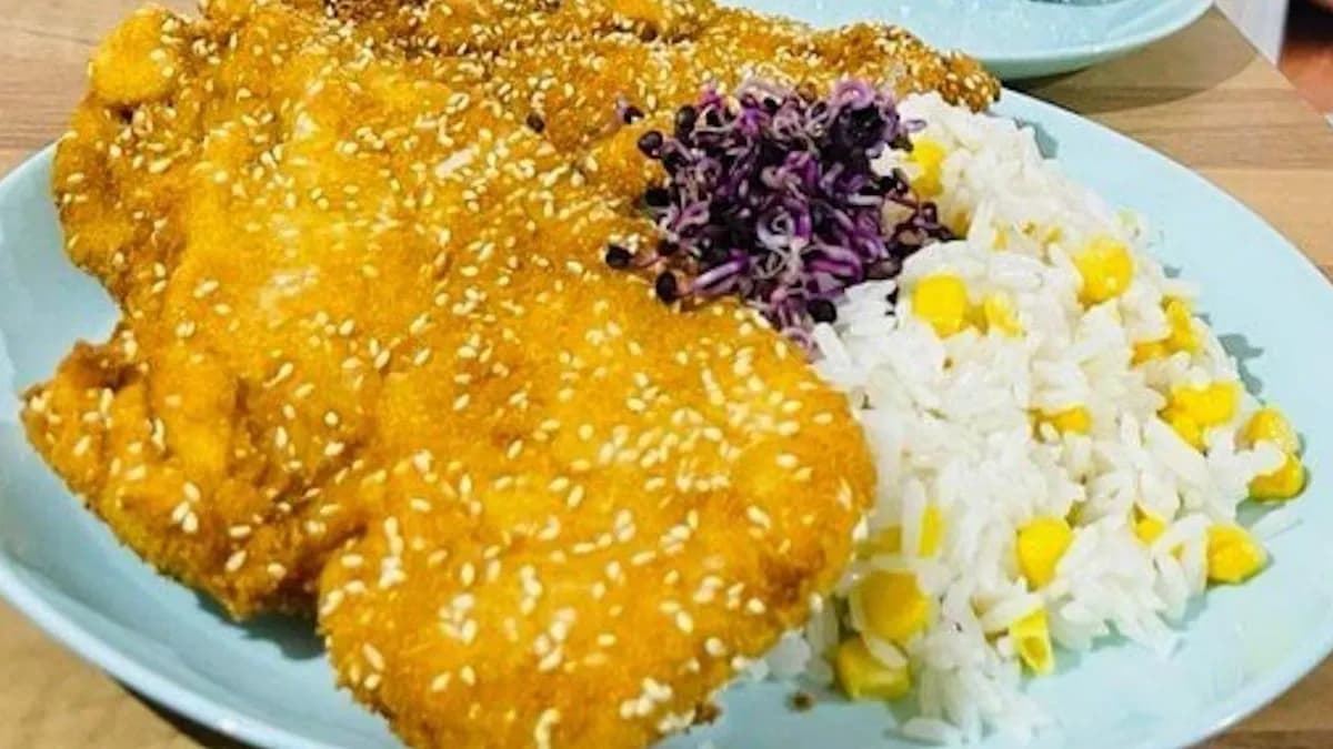 Szezámmagos csirke választható körettel