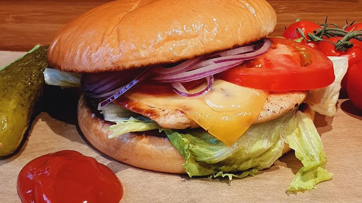 CLASSIC CSIRKE BURGER