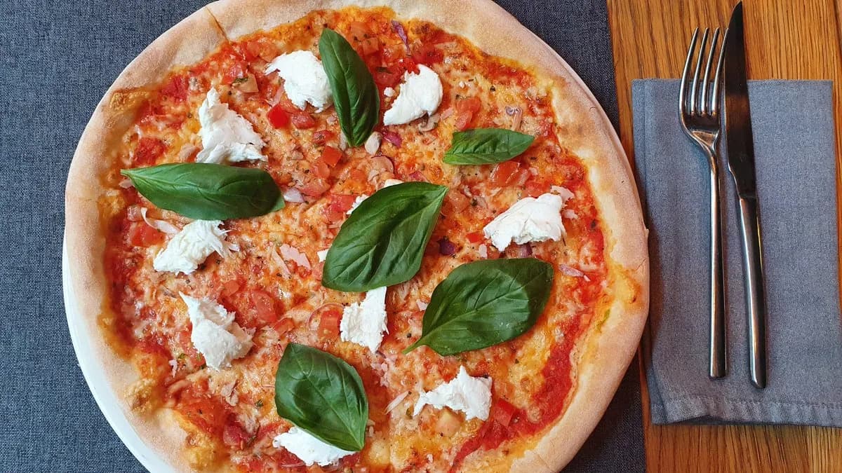 CAPRESE Pizza
