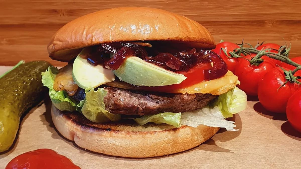 OINOS ANGUS MARHA BURGER